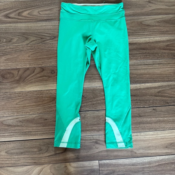 Lululemon Run: Inspire Crop II | Very Green / Fresh Teal | Size 4 - Picture 10 of 10